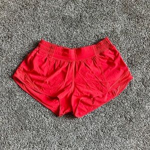 Lululemon Hotty Hot LR 2.5” Short Red size 8